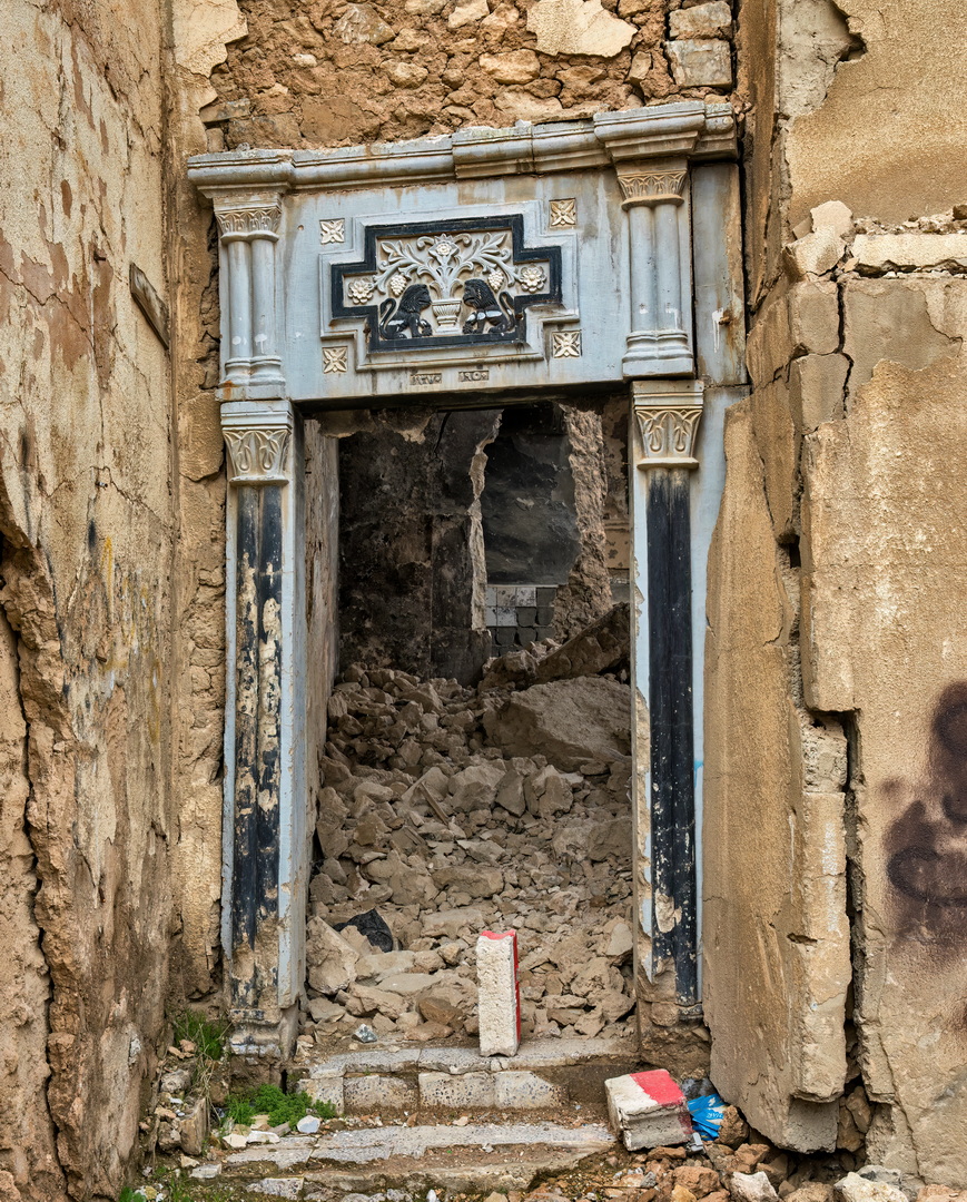 Traditional Iraq Doors