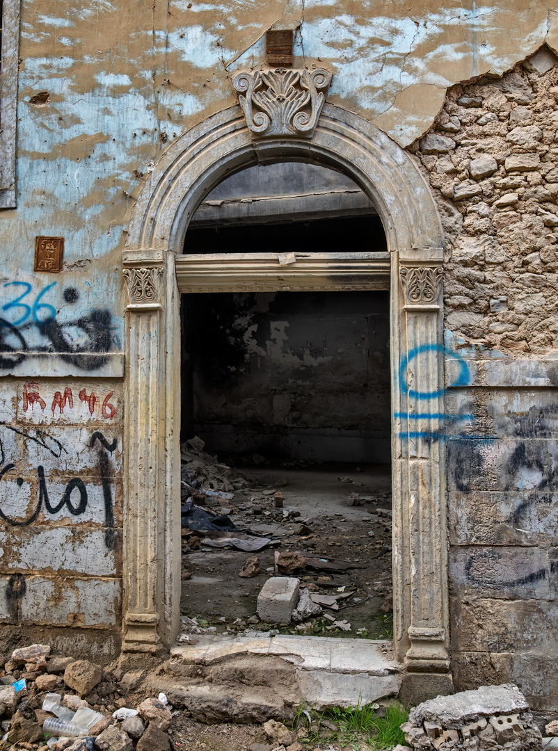 Traditional Iraq Doors