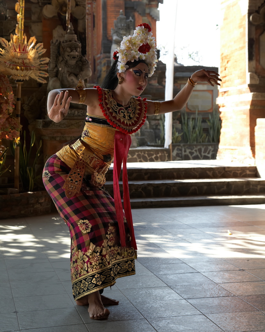 Legong Dance